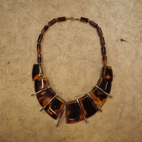 Collier vers 1970