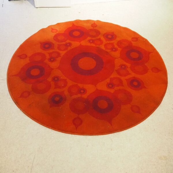 Tapis circulaire vers 1970